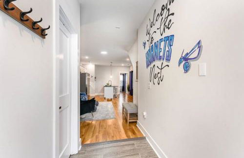 Queen City's Den Nest Uptown - Foto 12