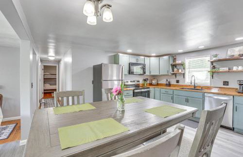 Fish, Hike and Golf Leisurely Navarre Home with Yard! - Foto 7