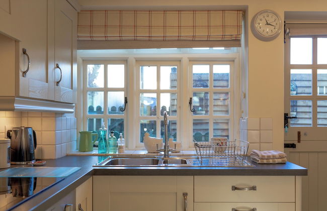 Jasmine Cottage-2BD in Heart of Bourton - Photo 24