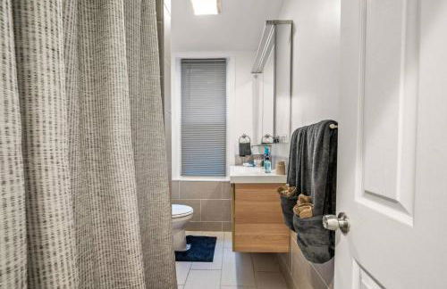 New 1-BD in Prime Philly Location with King Bed - Foto 15