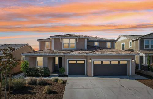 Entire Private Home with 5 Bedrooms 3 Bathrooms, 3000 sqft, Gated Yard, Garage, Nice View, Available Now - Foto 46