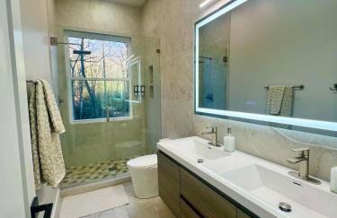 Creek side Mountain Perfect for Families ,We are just 5 to 7 minutes from the entrance of Pisgah Forest, where you ll find many rivers and waterfalls - Foto 10