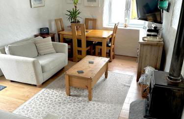 Romantic log-burner Cornish Cottage private garden dogs welcome - Photo 10