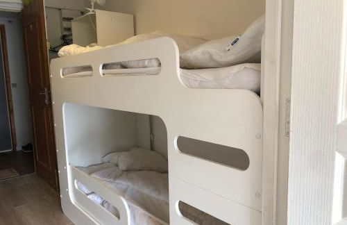 Les alpages - lit queen size - centre station - Foto 16