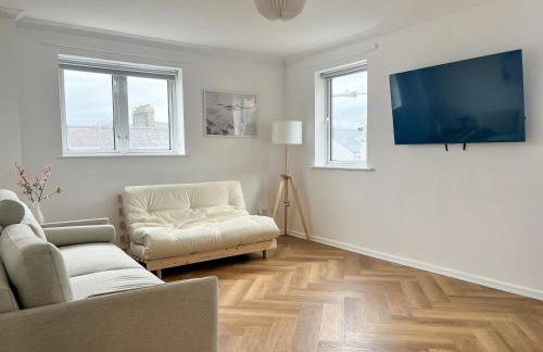 Stunning Central Flat w/ Parking - Foto 5