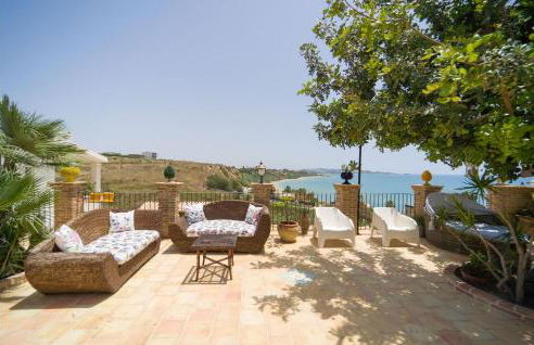 4 Bedroom Stunning Apartment In Ciotta - Foto 14