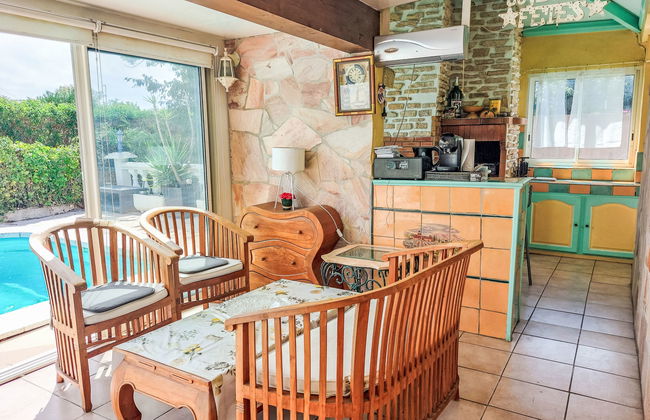 3 bedroom House in Solliès-Pont with private pool and garden - Photo 2