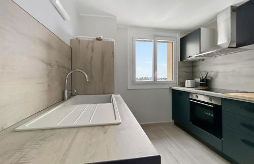 Appartement lumineux, épuré avec balcon et parking - Foto 16
