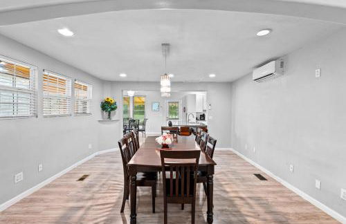 Lilburn Gateway with Game Loft, Fire Pit, Stone Mountain - Foto 9