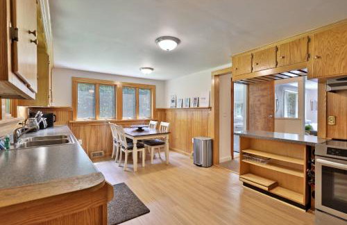 The Mendon Cottage - Charming Vermont Home Close to Pico, Ski Rental Deals! - Foto 6