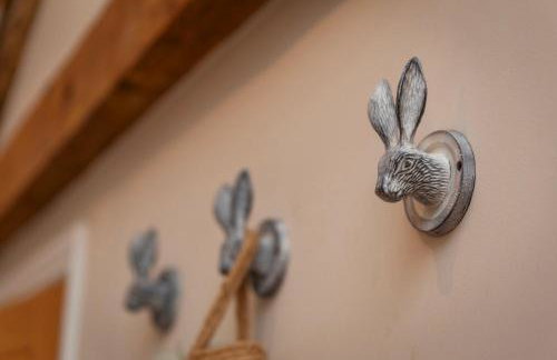 Luxury Barn - Hot Tub, Views, Stunning Location! - Pass the Keys - Photo 26