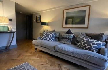 Harrogate Hidden Stay, Elegant central apartment with free parking - Foto 9