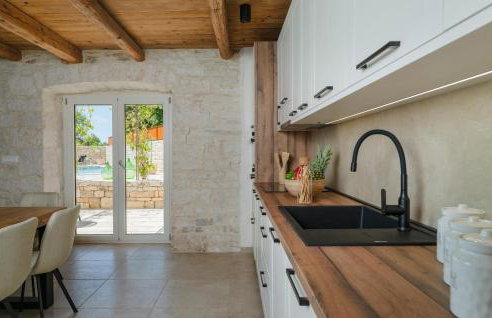 Nice Home In Zminj With Sauna - Photo 32