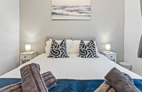 Crew Quarters - Your Ideal Stay in Bury - Photo 22