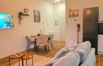 Black Forest -5- I Design-Apartment I 2 Etagen I Terrasse & Balkon mit Ausblick I Boxspring I Nespresso - Foto 8