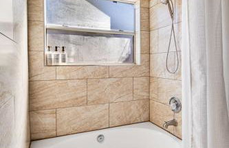 Peaceful West: 4BR Dusk Haven - Foto 25