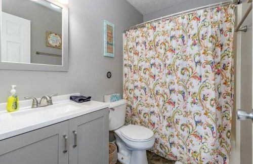 Relaxing home near Interstate - Foto 15