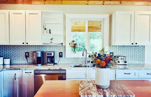 Lux Family Friendly Mountain Home - Foto 8