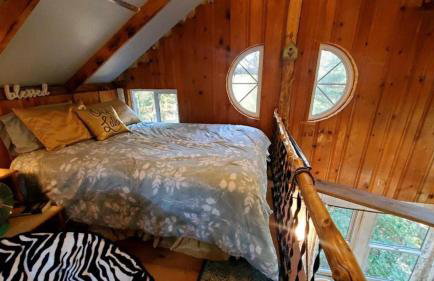 Magical Tree House Rental Nestled in the Woods on Farm Retreat near St. Louis, Missouri - Foto 57