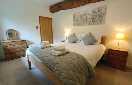 Rural Farm Stay with 6 cottages, 4 miles to Barnstaple, Pet friendly, Daily animal experiences, Outdoor heated pool, Games barn, Free fast WiFi, Free parking - Foto 59