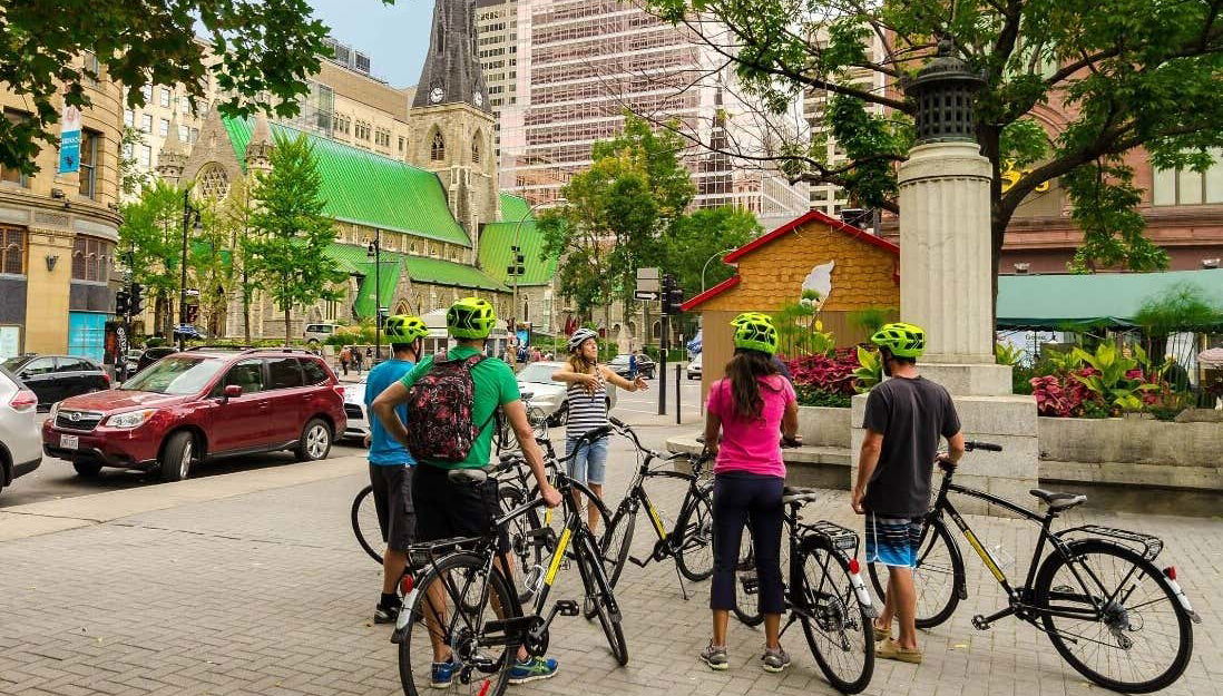 Durante el tour en bicicleta por Montreal