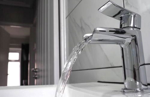 4 Bed - Parking - Near M4 - Ideal for Workers - Foto 12