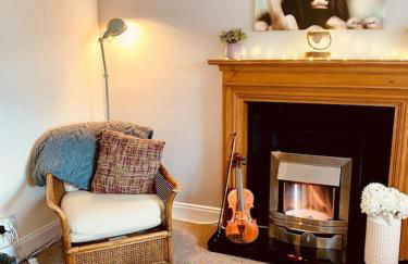 The Ramblers Rest - whole apartment - pet friendly - close to amenities and walks - Photo 3