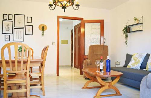 Amplio y luminoso apartamento cerca del centro y la playa con piscina y parking privado - Foto 15