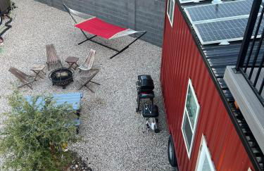 Access Zion & Bryce! Tiny Home with Rooftop Deck and Hot Tub - Foto 26