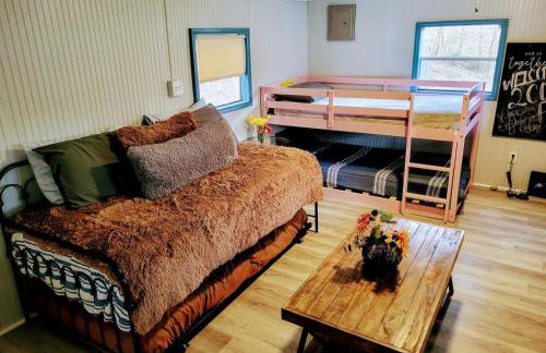 Covered Bridge Hideaway, swimming hole hot tub - Foto 21