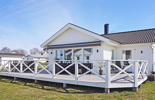 8 Person Holiday Home in Kopingsvik - Foto 1