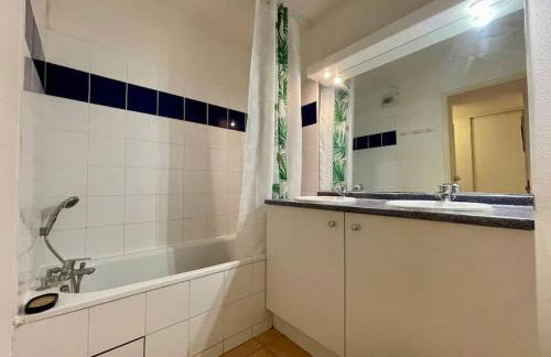 L'appartement Michelet - Parking privé et gratuit - 2km Cité Médiévale - Foto 15