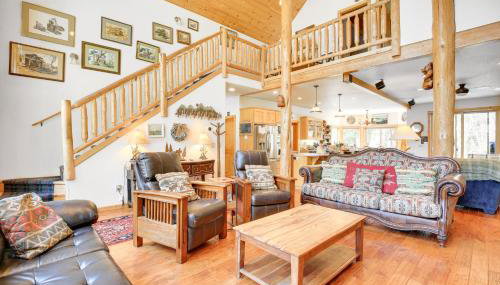 Peaceful Rhododendron Cabin with Fire Pit and Hot Tub! - Foto 5