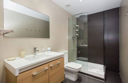The Collection Barcelona - Bright and modern 4bedroom with terrace in Las Ramblas P2 - Photo 24