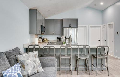 Pet Friendly Higgins Lake Home Firepit and Yard - Foto 8