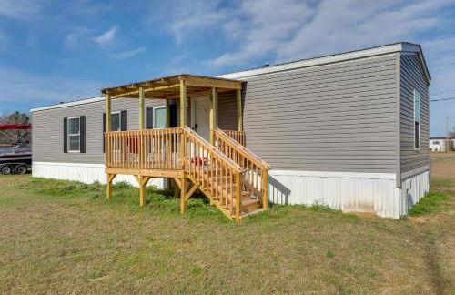 2 Mi to Lake Marion! Pet-Friendly Home with Yard - Foto 1