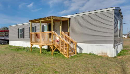 2 Mi to Lake Marion! Pet-Friendly Home with Yard - Foto 1