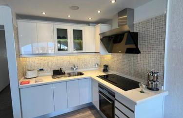 Apartment A/c - Fibra - SmartTv - modern - Foto 7