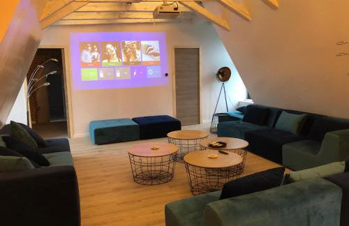 GITE LOFT DE 15 PERSONNES AU CHATEAU DE JALLANGES VOUVRAY - Foto 1