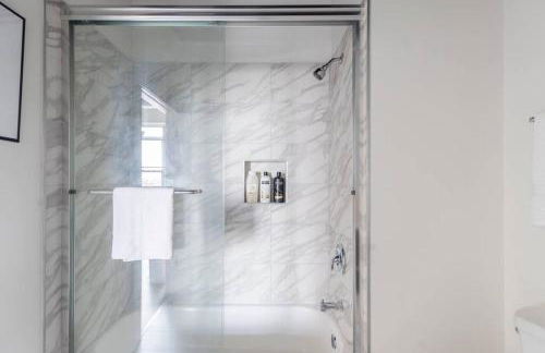 Modern 2BR Stay in South Loop with Optional Parking & Gym Access Near Museum Campus & Grant Park - Foto 10