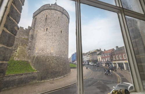 Spacious 4-Bed Apartment Opposite Windsor Castle - Foto 1