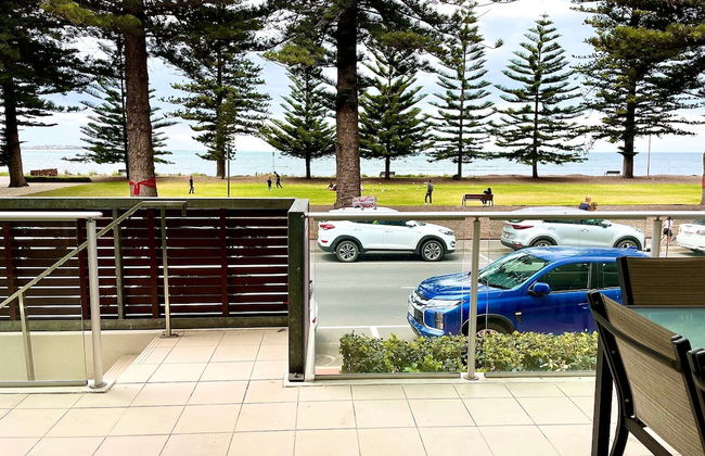 Breeze Beachfront Apartment no 9 - Photo 1