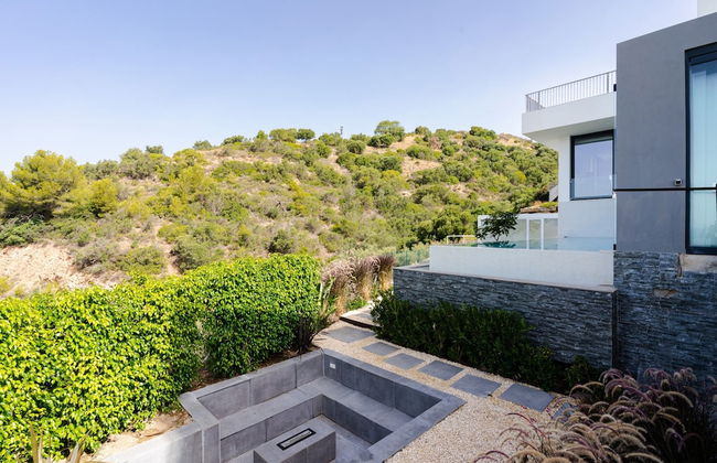 Villa in Marbella With Private Heated Pool - Photo 46