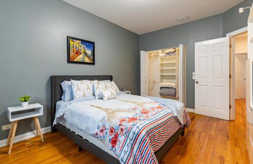 Windy City Getaway - 3BR 2BA Chicago Townhouse home - Photo 33