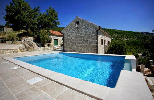 Jukini Dvori Villa with a view of the Green lake - Foto 9