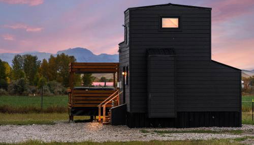 Modern Tiny Cabin, with Hot tub in Choteau MT - Foto 3