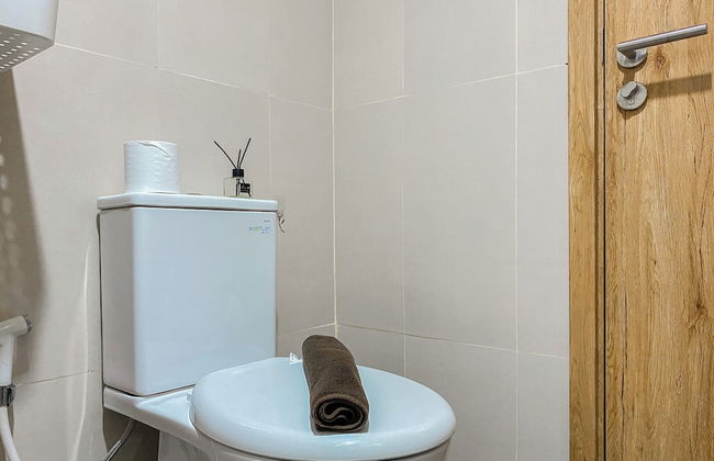 Best Place and Homey Studio Apartment LRT City Jatibening - Photo 17