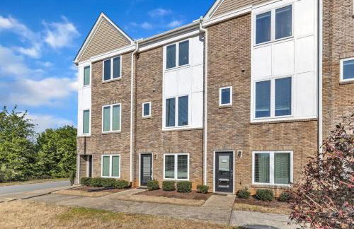 3BR Townhouse King Bed Garage Near NC State - Foto 7