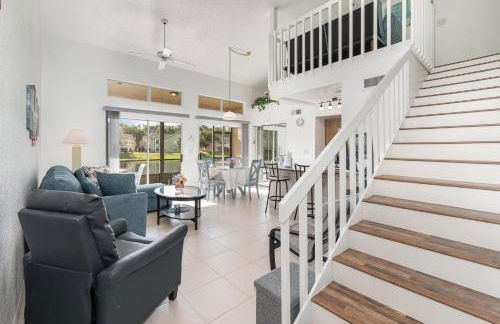 Family Home w/ Pool & Water Views, Near Disney - Foto 4