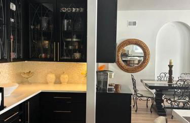 The Most Desired Summer Retreat with Private Pool Just 5 Minutes from the Beach - Foto 37